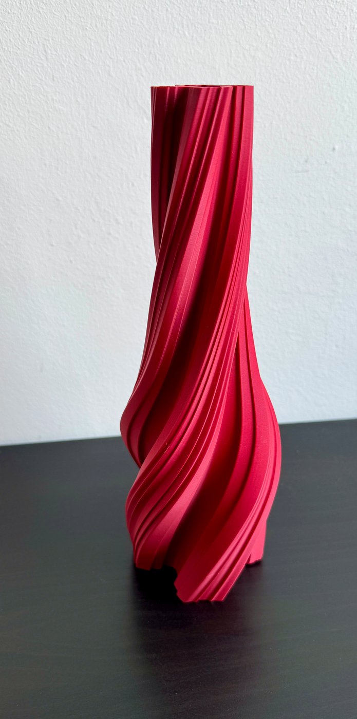 Vaso a spirale rosso stampato in 3D, design M3SA 3D Studio